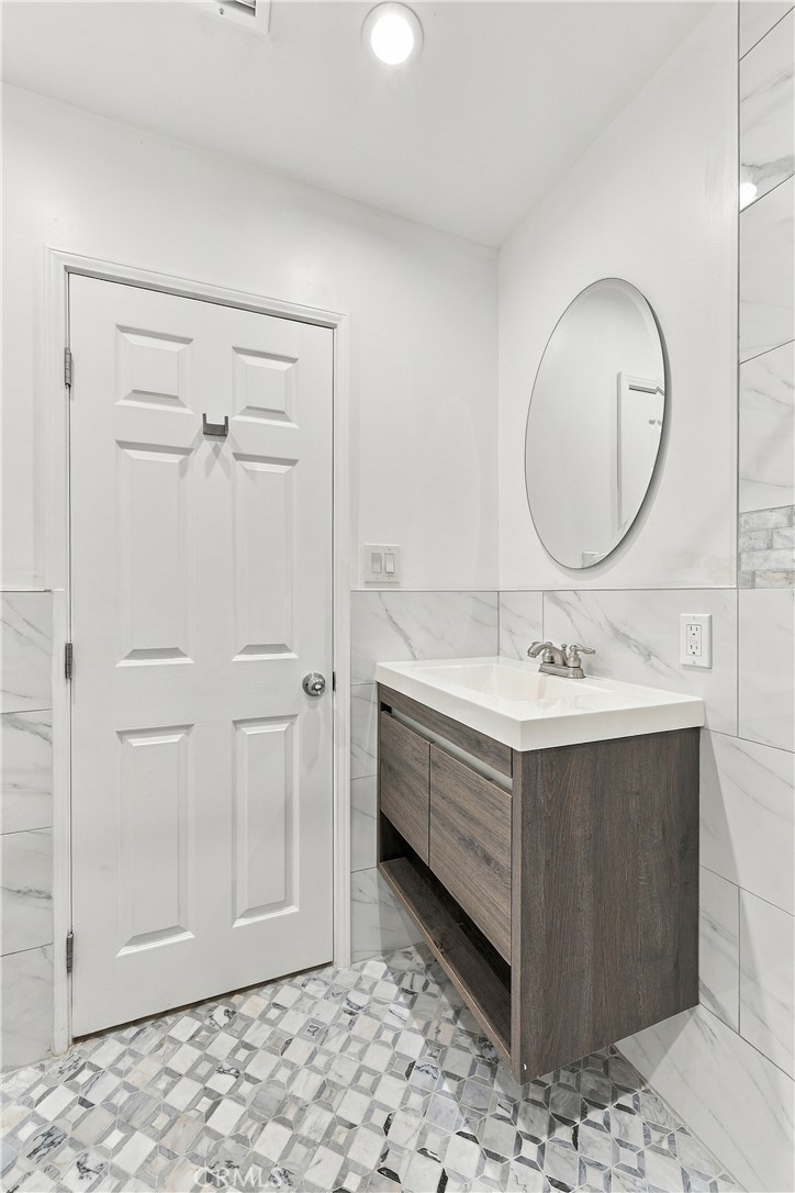 5871 Fullerton Avenue Property Photo 29