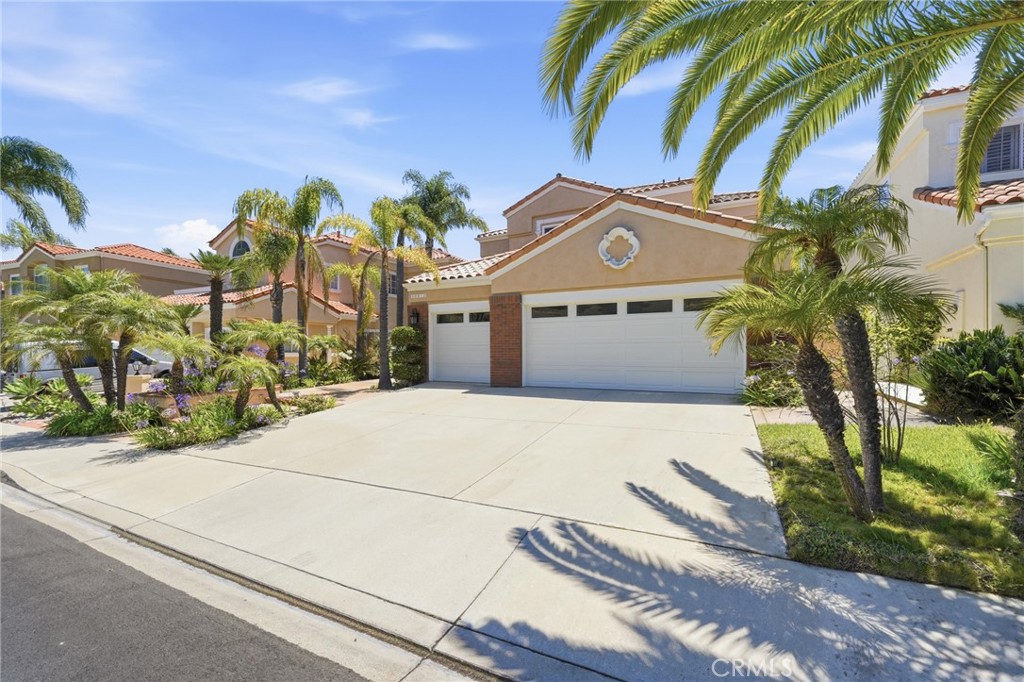 30612 La Vue Property Photo 3