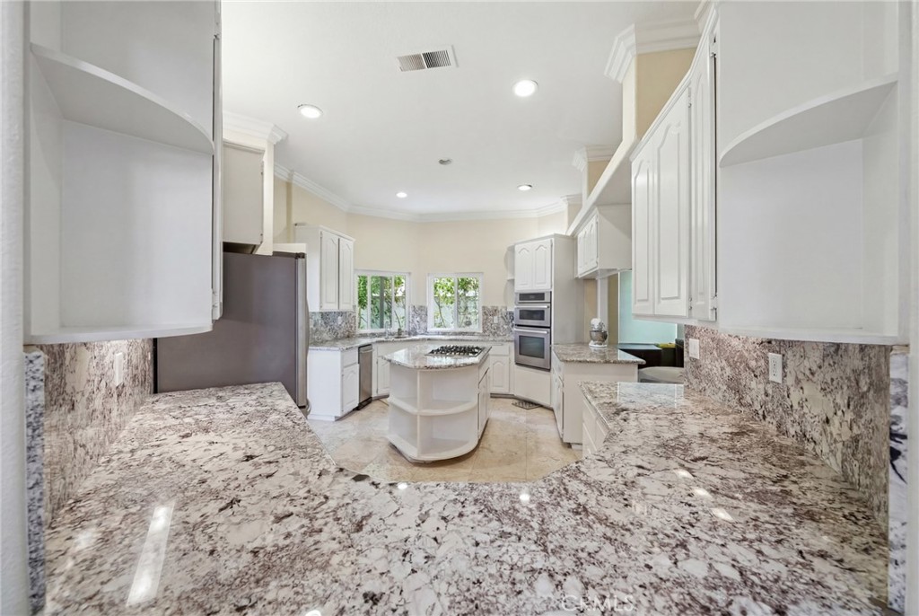 30612 La Vue Property Photo 10
