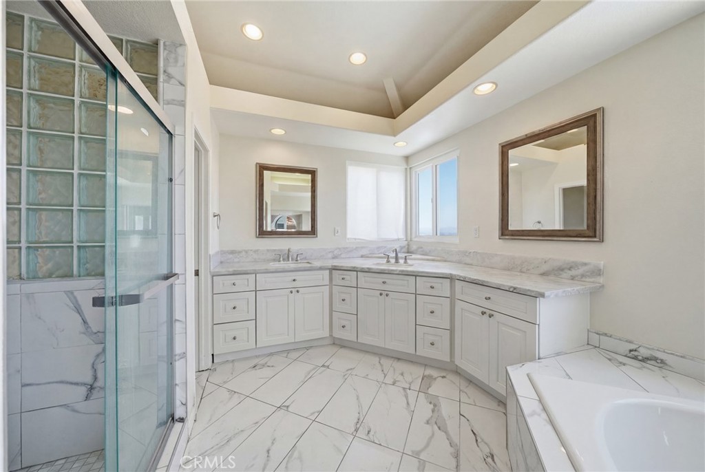 30612 La Vue Property Photo 23