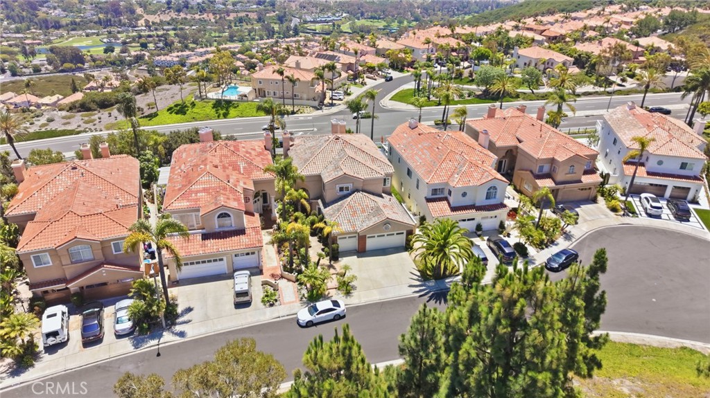 30612 La Vue Property Photo 29