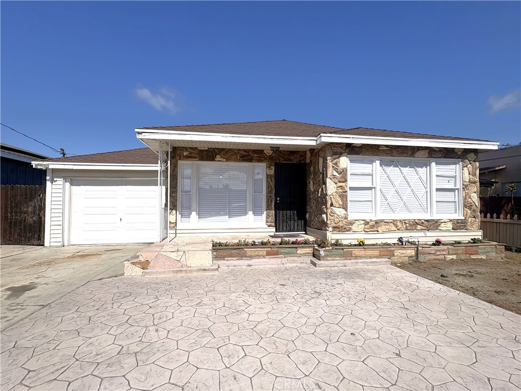 11022 Doty Property Photo 1