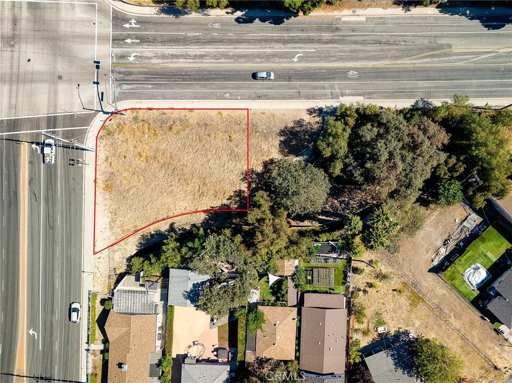 500 E Hillcrest Property Photo 2