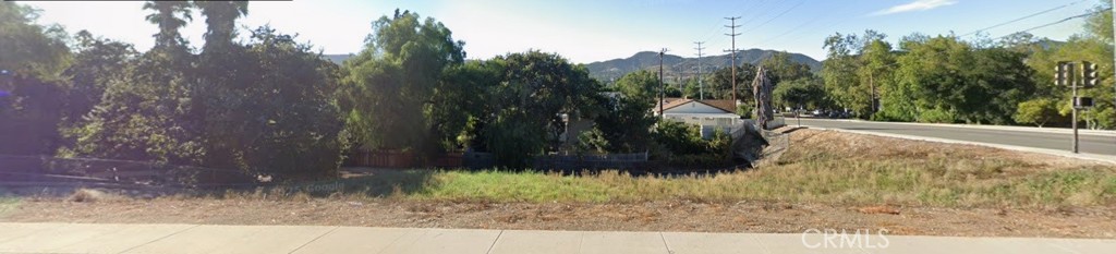 500 E Hillcrest Property Photo 4