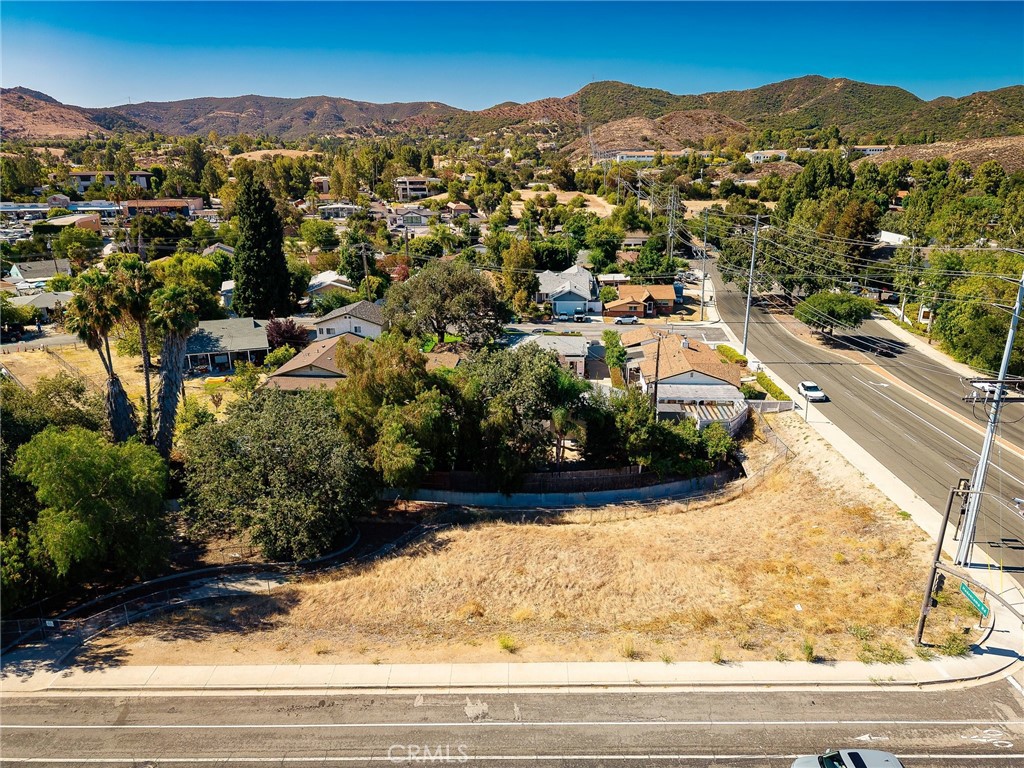 500 E Hillcrest Property Photo 15