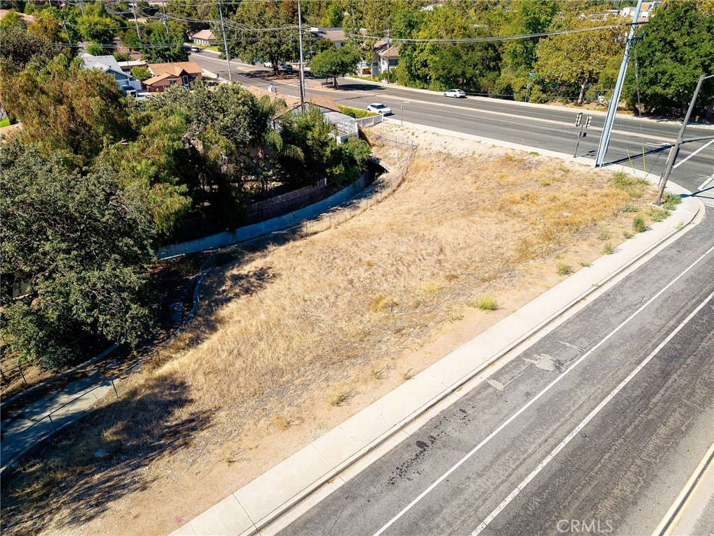 500 E Hillcrest Property Photo 16