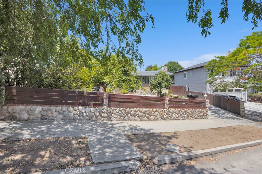 2415 Langdale Property Photo 2