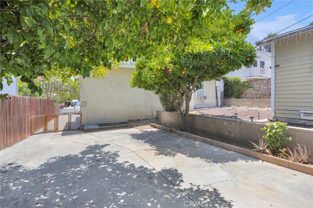 2415 Langdale Property Photo 8