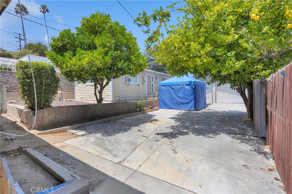 2415 Langdale Property Photo 9