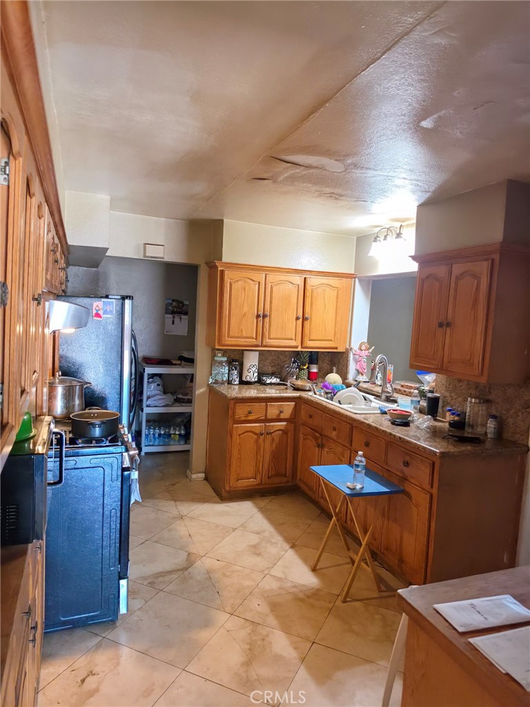 1600 N Chester Property Photo 14