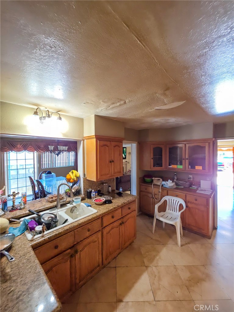 1600 N Chester Property Photo 15