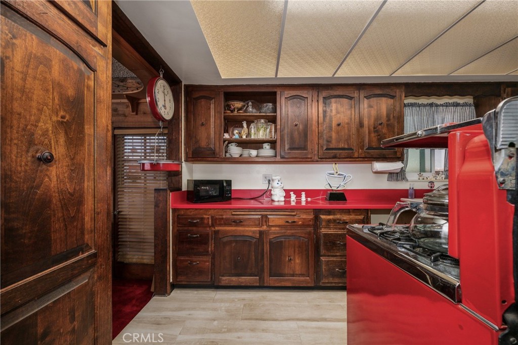 14831 Domart Property Photo 11