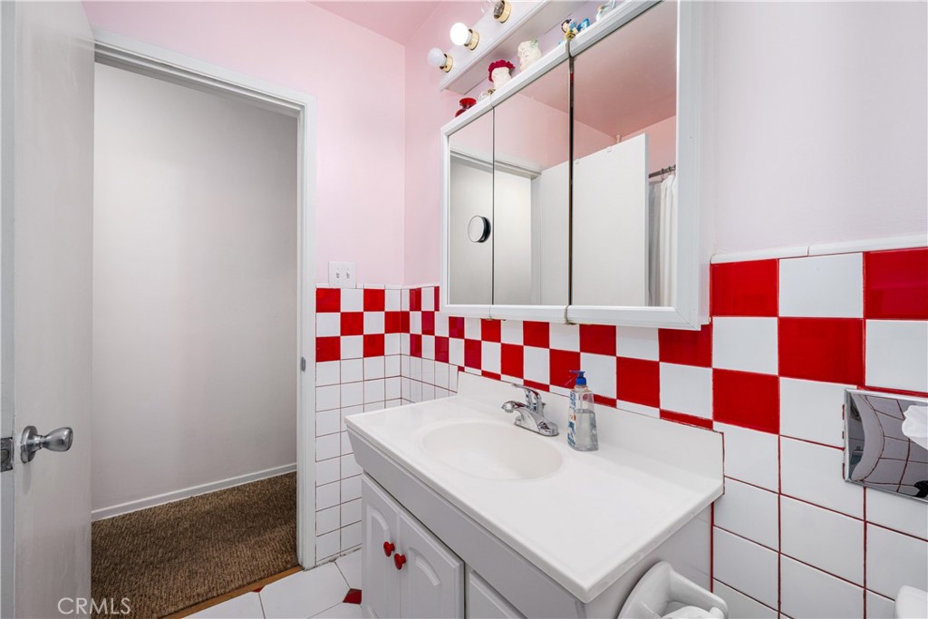 14831 Domart Property Photo 28