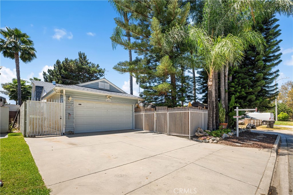14831 Domart Property Photo 48