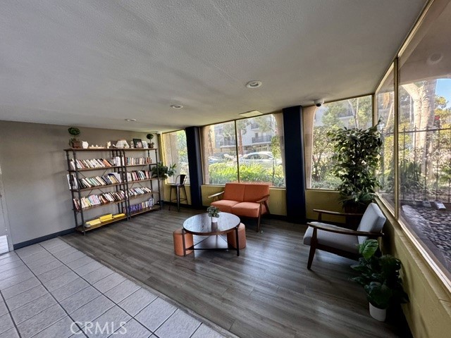545 Chestnut Avenue 306 Property Photo 4