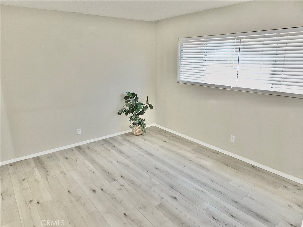 545 Chestnut Avenue 203 Property Photo 6
