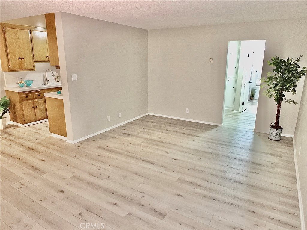 545 Chestnut Avenue 203 Property Photo 11
