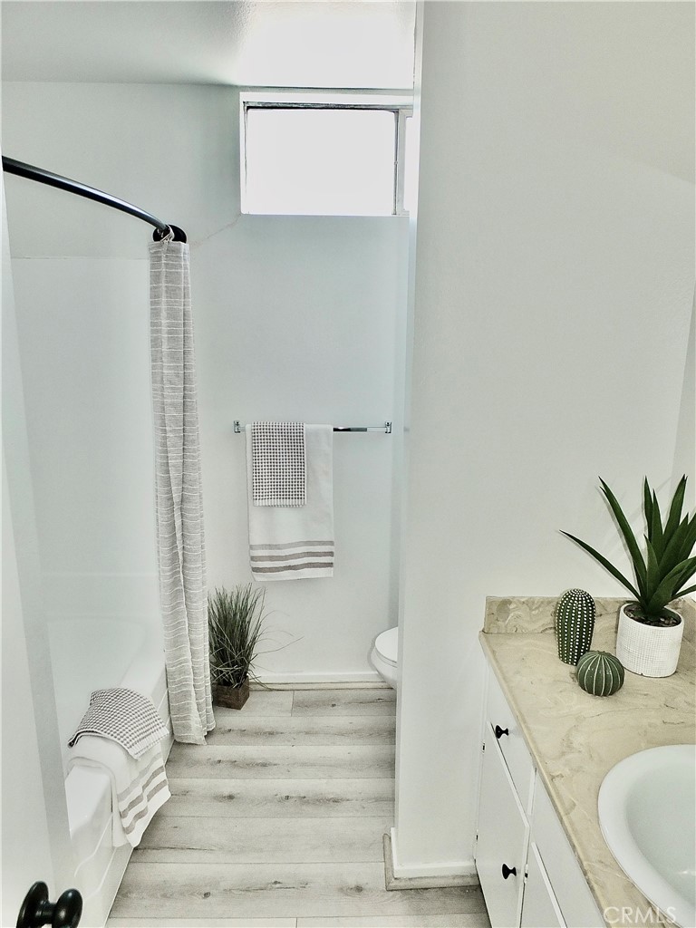 545 Chestnut Avenue 203 Property Photo 13