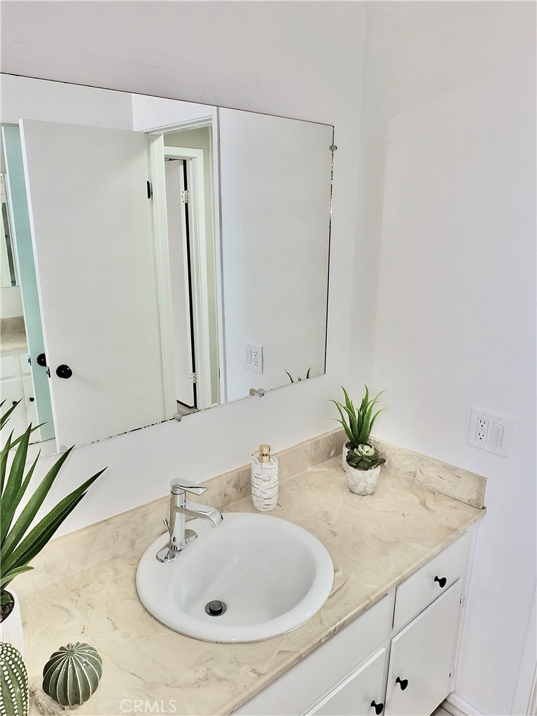 545 Chestnut Avenue 203 Property Photo 14