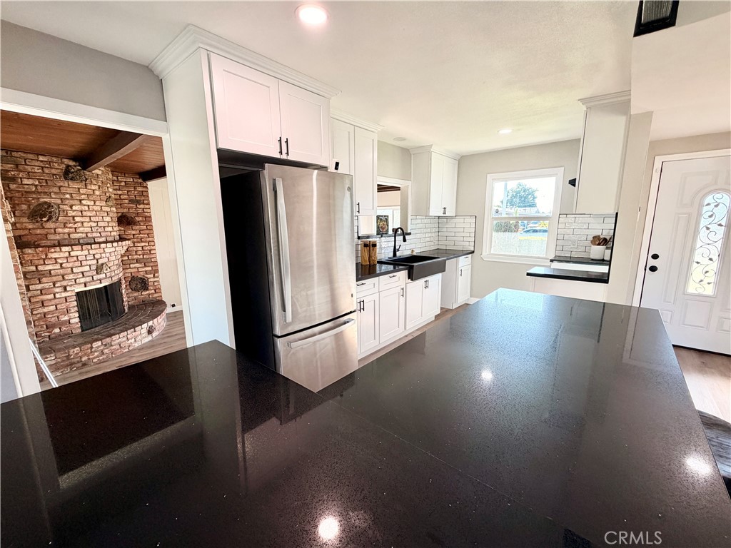 1030 S Pricedale Property Photo 8
