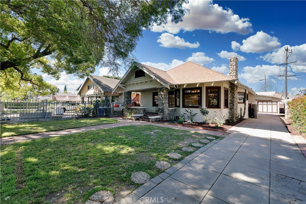 2947 S Hobart Property Photo 1