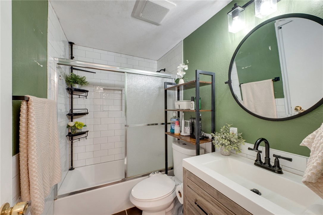 4792 Larwin Avenue Property Photo 18