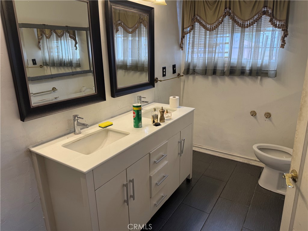 422 E 138th Property Photo 10