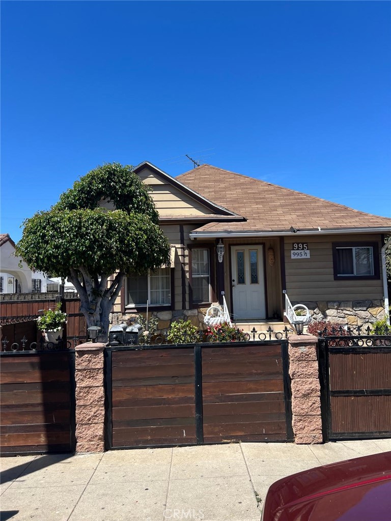 995 E 55th Street Property Photo 1