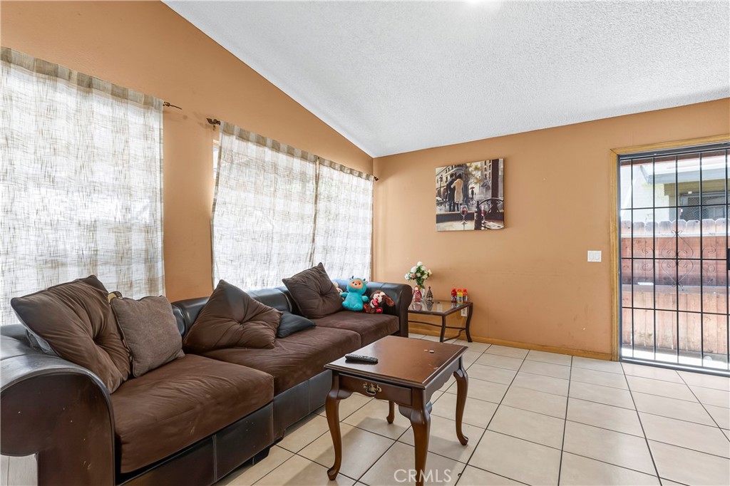 1105 Monroe Property Photo 4