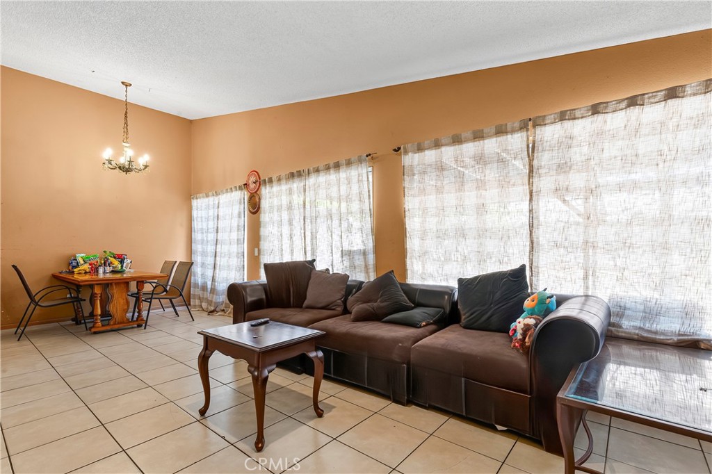 1105 Monroe Property Photo 5