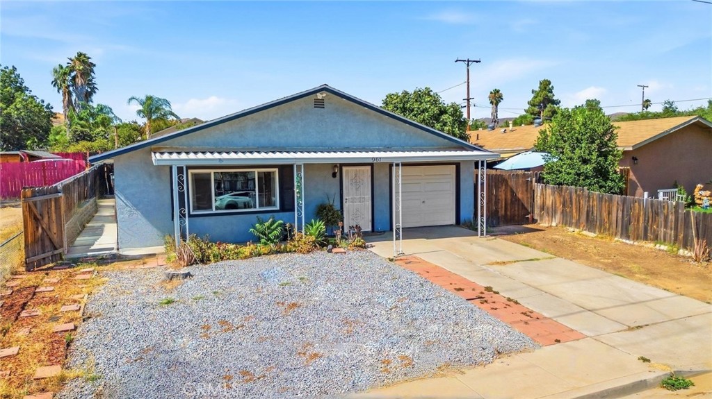 961 Park Property Photo 4