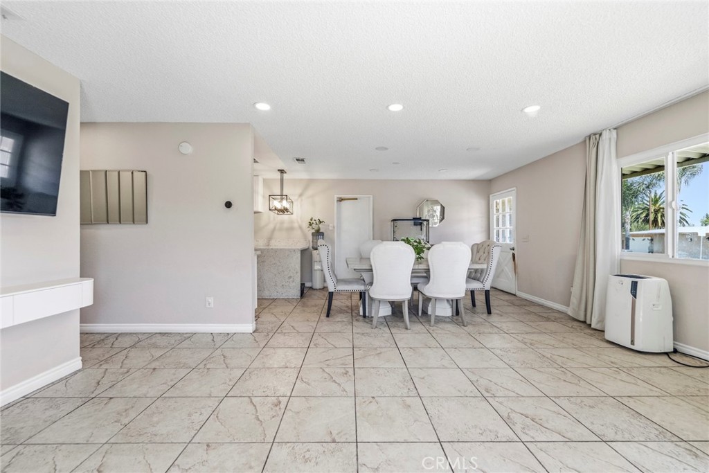 961 Park Property Photo 6