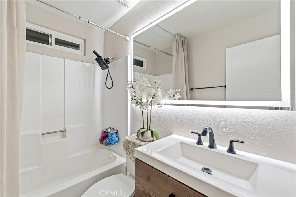 961 Park Property Photo 13