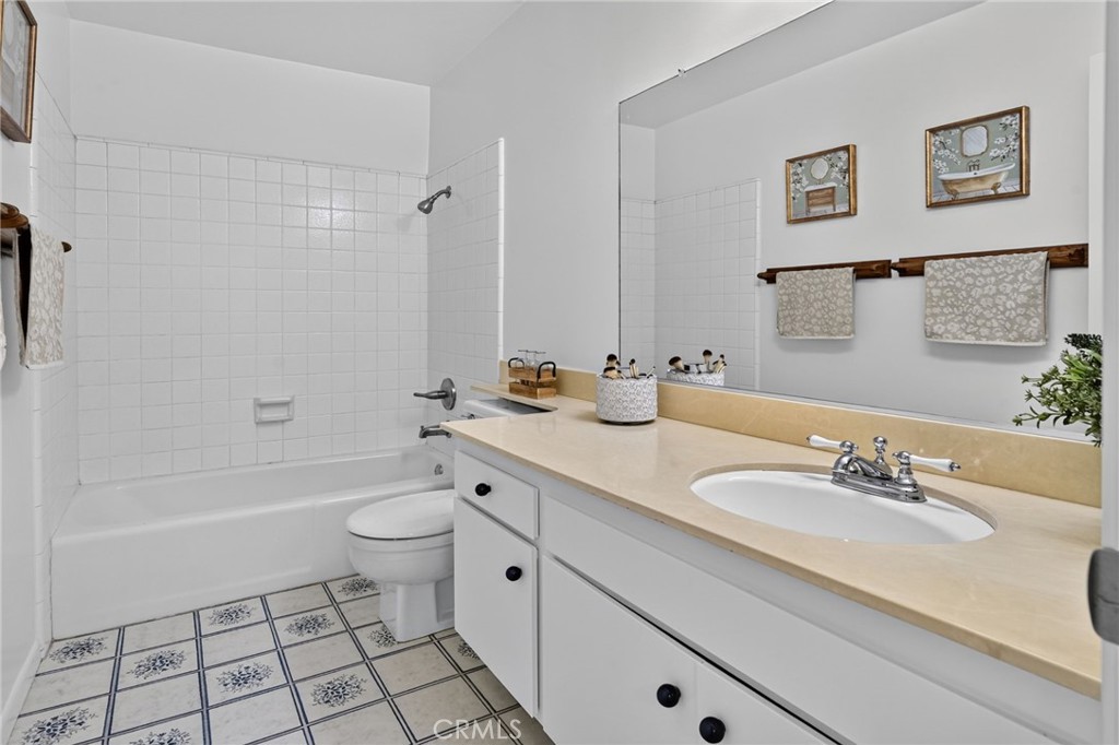 19003 Vickie Avenue Property Photo 15