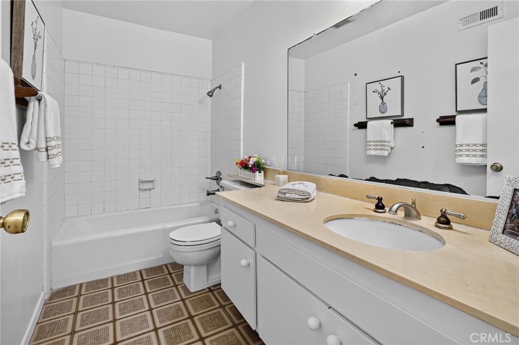 19003 Vickie Avenue Property Photo 16