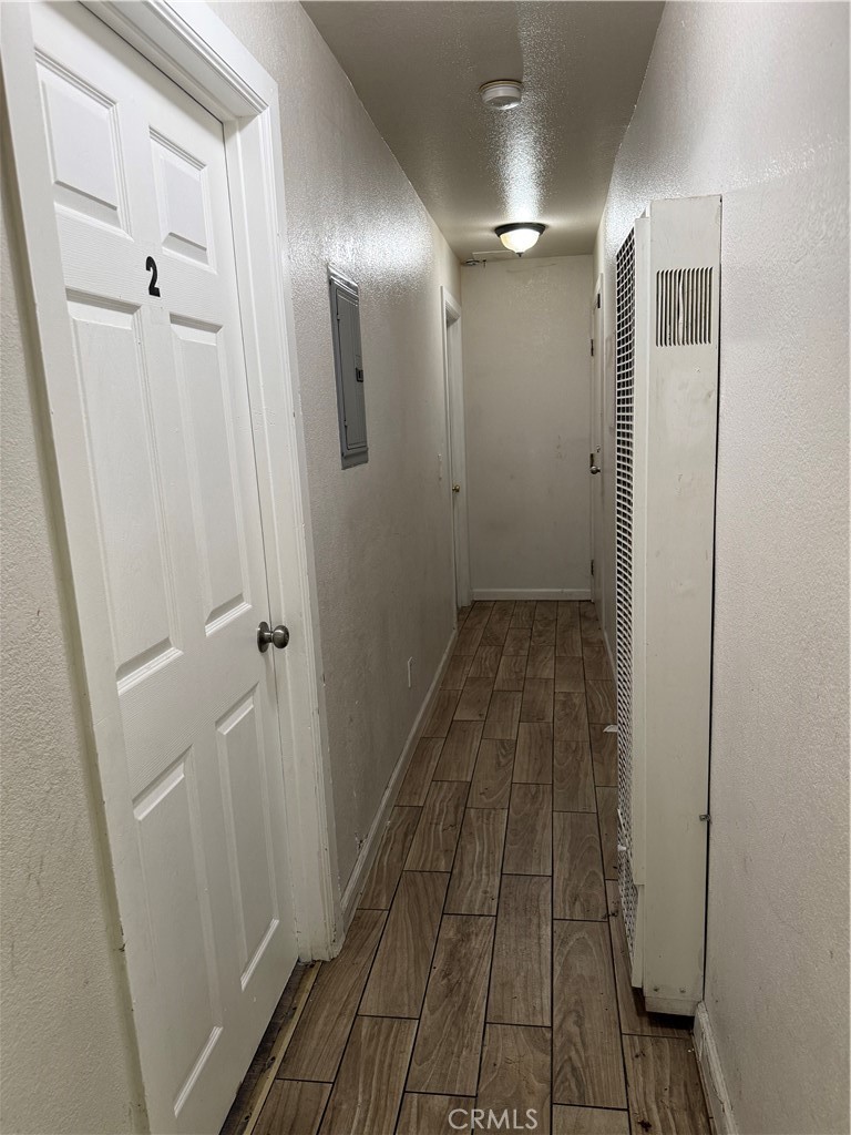 822 W 60th Property Photo 7