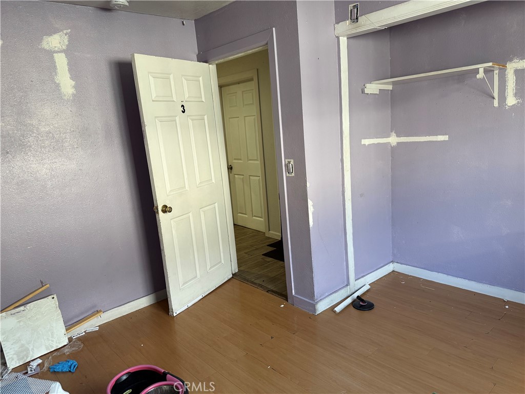 822 W 60th Property Photo 8