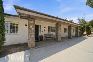 17041 Fairburn Property Photo 2
