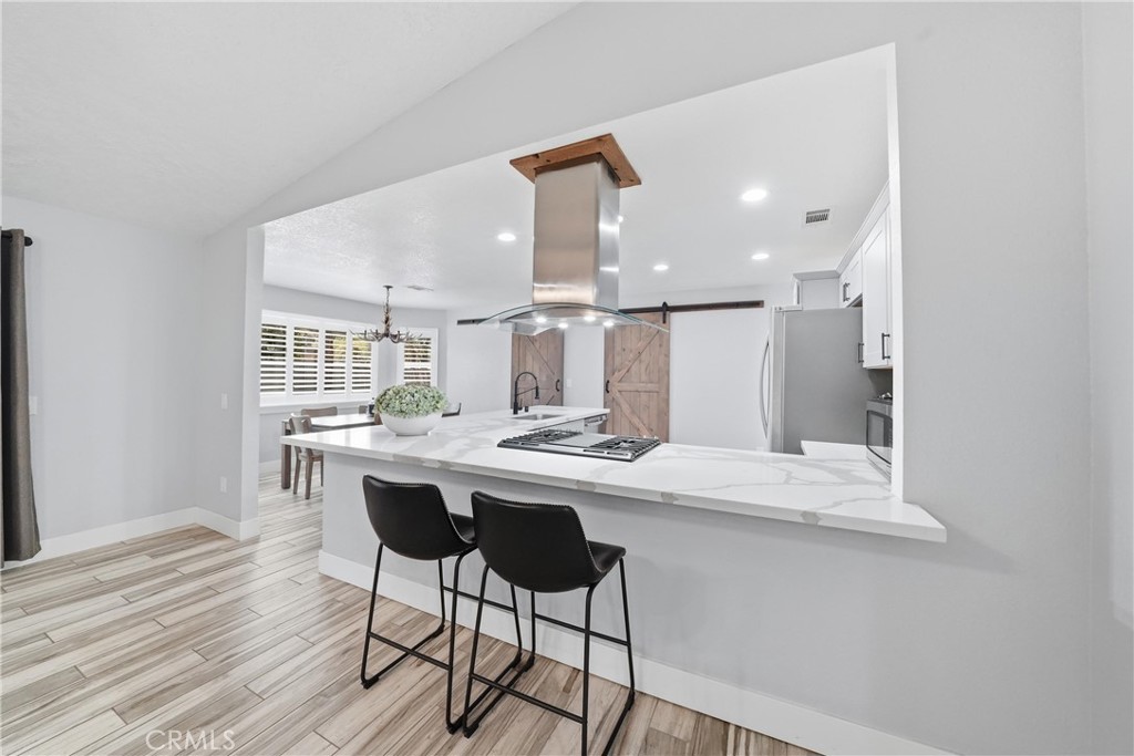 17041 Fairburn Property Photo 11