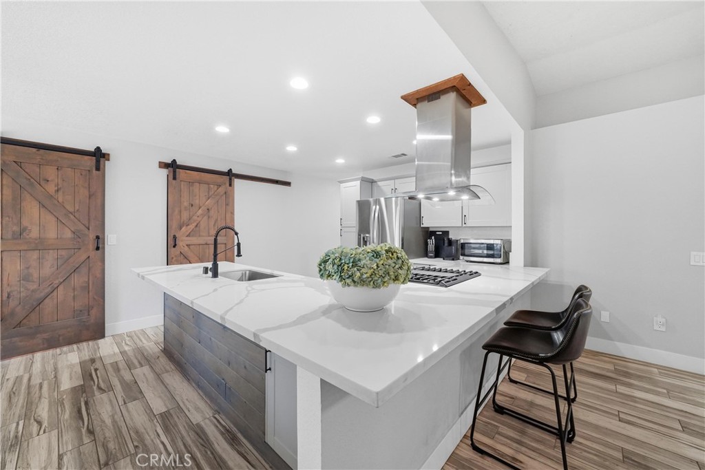 17041 Fairburn Property Photo 12