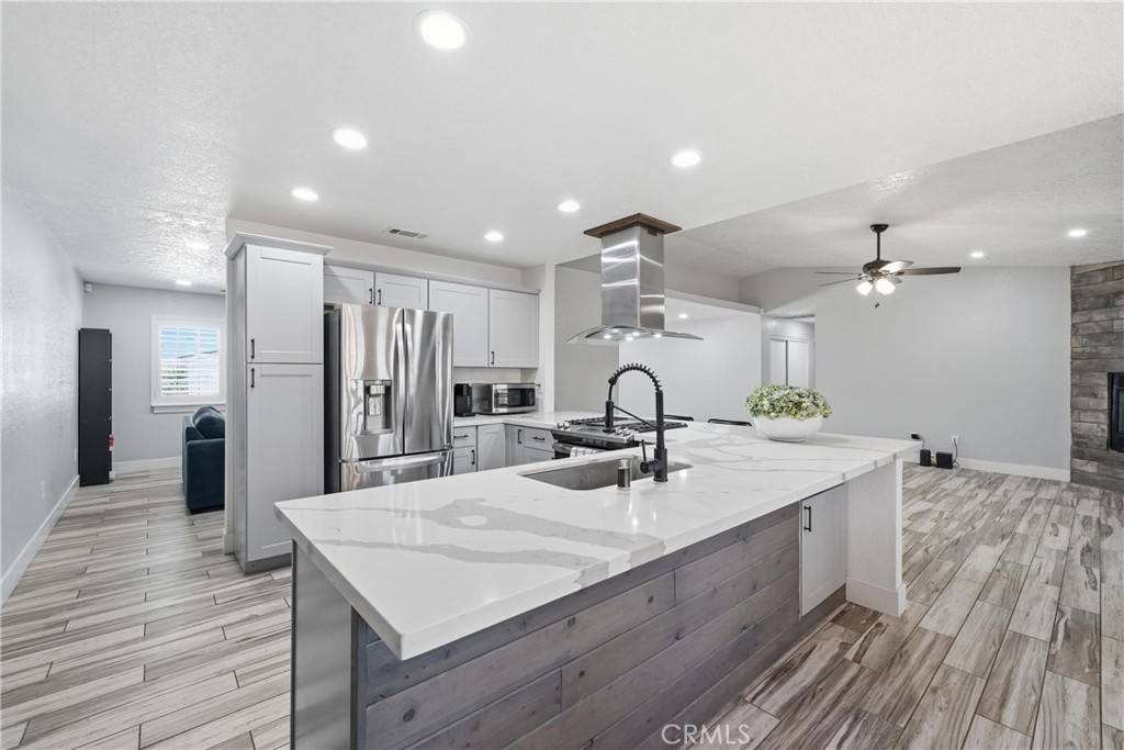 17041 Fairburn Property Photo 15