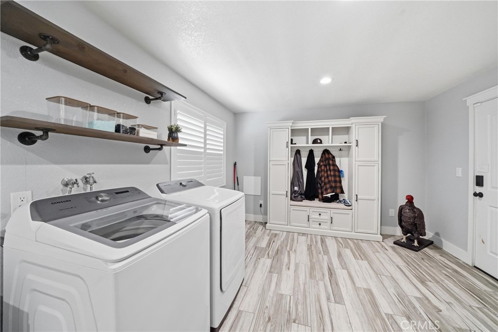 17041 Fairburn Property Photo 18