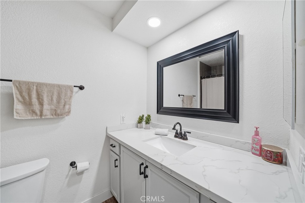 17041 Fairburn Property Photo 20