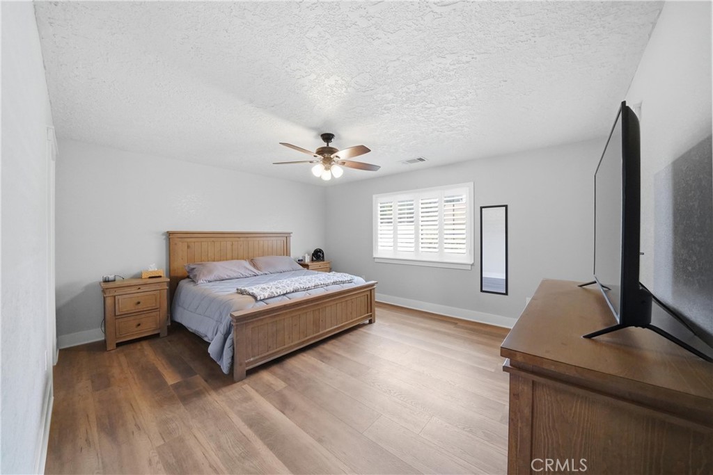 17041 Fairburn Property Photo 21
