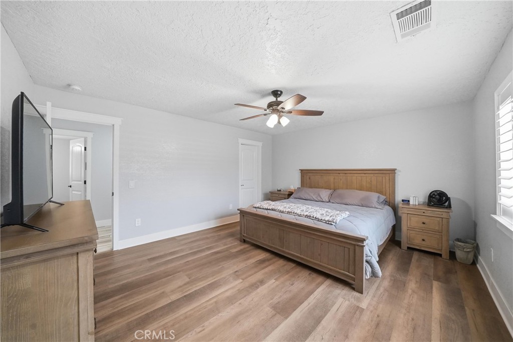 17041 Fairburn Property Photo 22