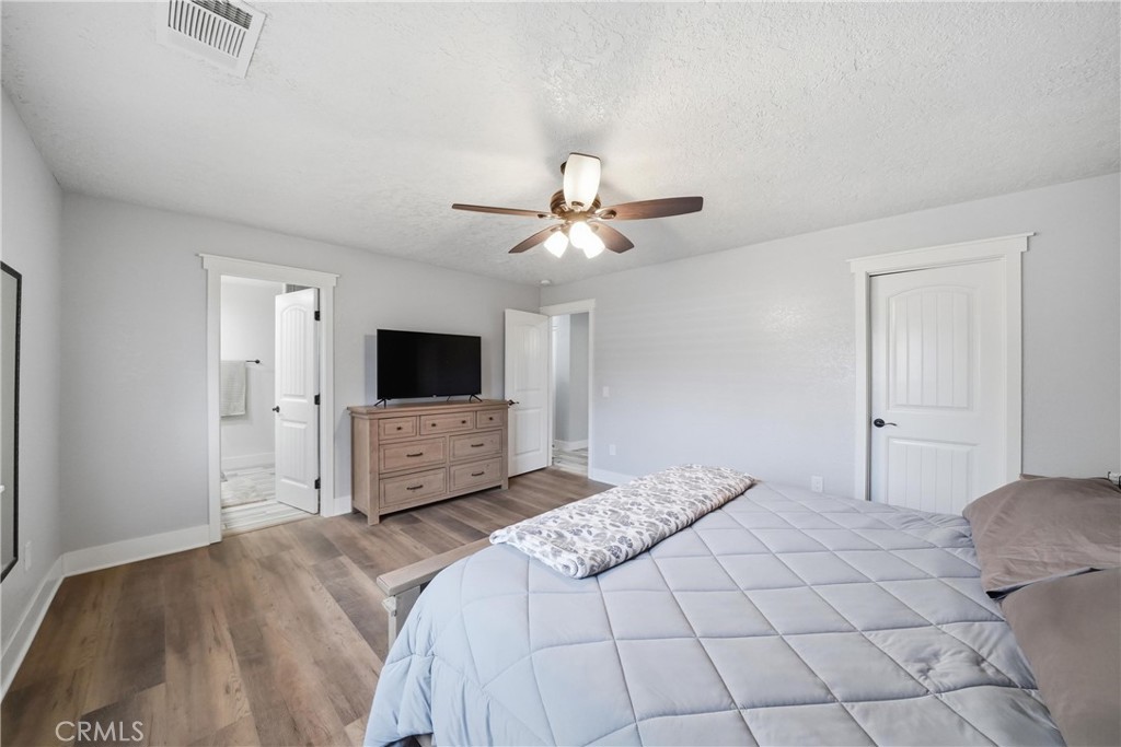 17041 Fairburn Property Photo 23