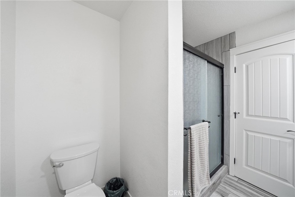 17041 Fairburn Property Photo 25