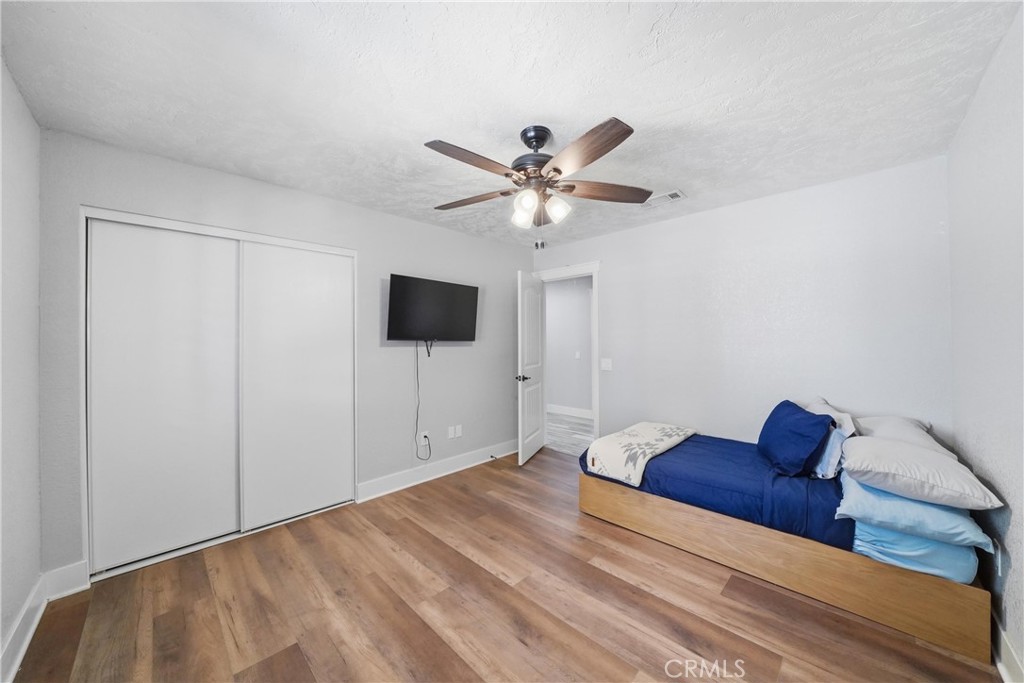 17041 Fairburn Property Photo 27