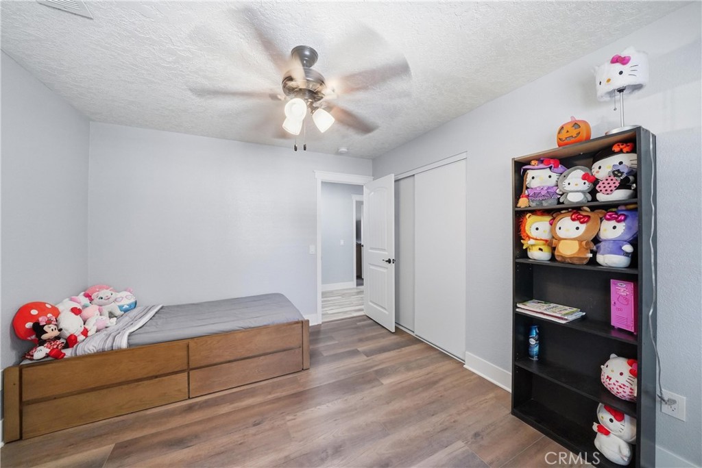 17041 Fairburn Property Photo 29