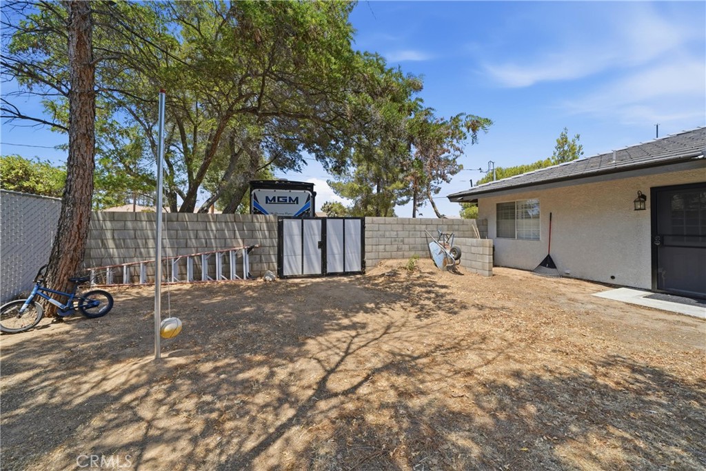 17041 Fairburn Property Photo 34
